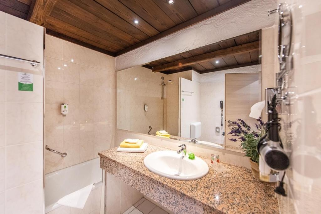 Contel Hotel Koblenz  Ngoại thất bức ảnh